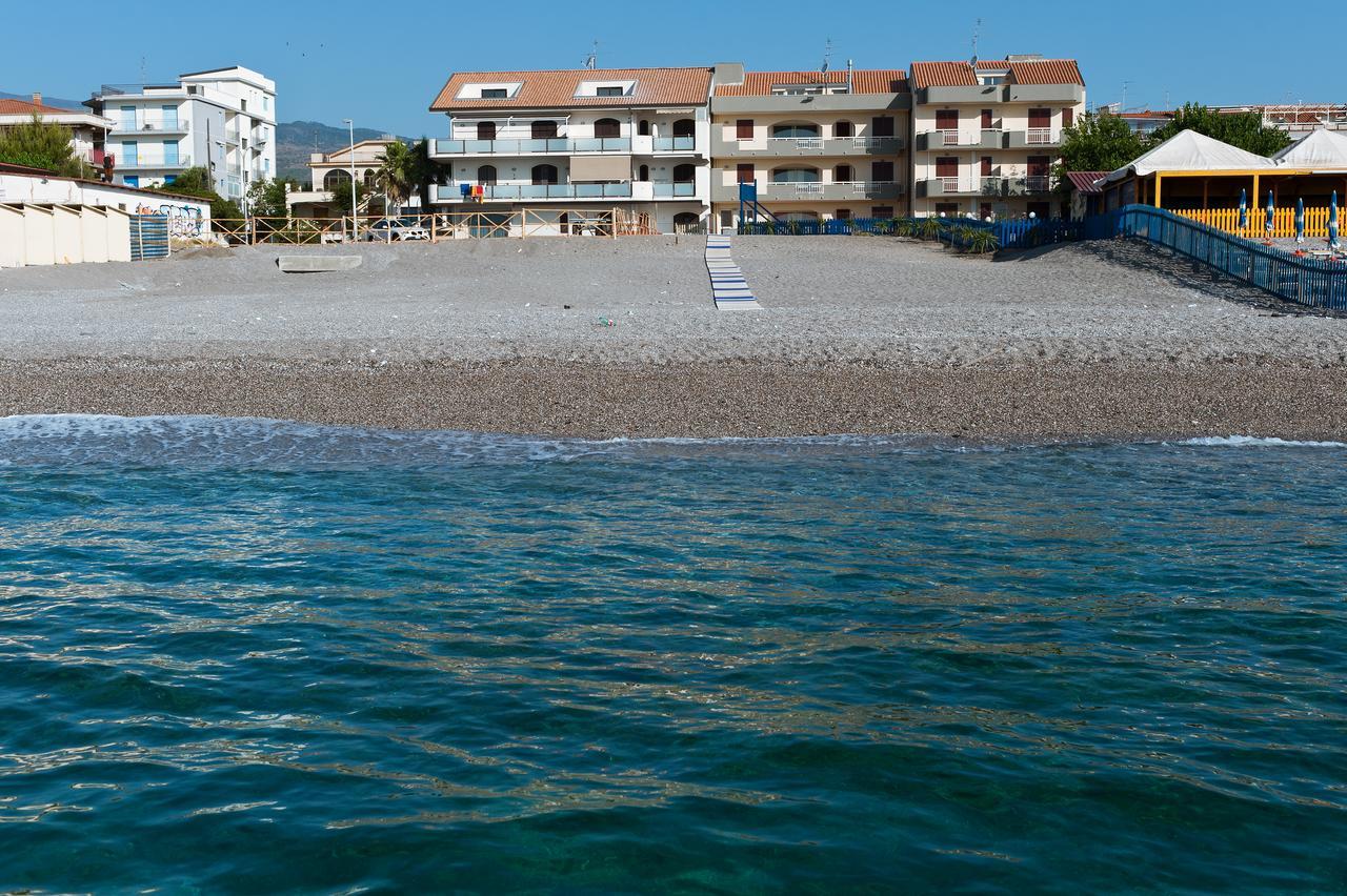 Casa Vacanze Samira Fondachello  Eksteriør billede